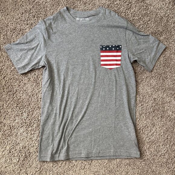 Travis Mathew Shirt Men Medium Gray American Flag Pocket T-Shirt USA Pima Cotton - Picture 1 of 6